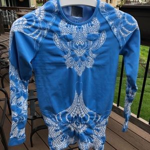 EUC Athleta stretchy long sleeve active top